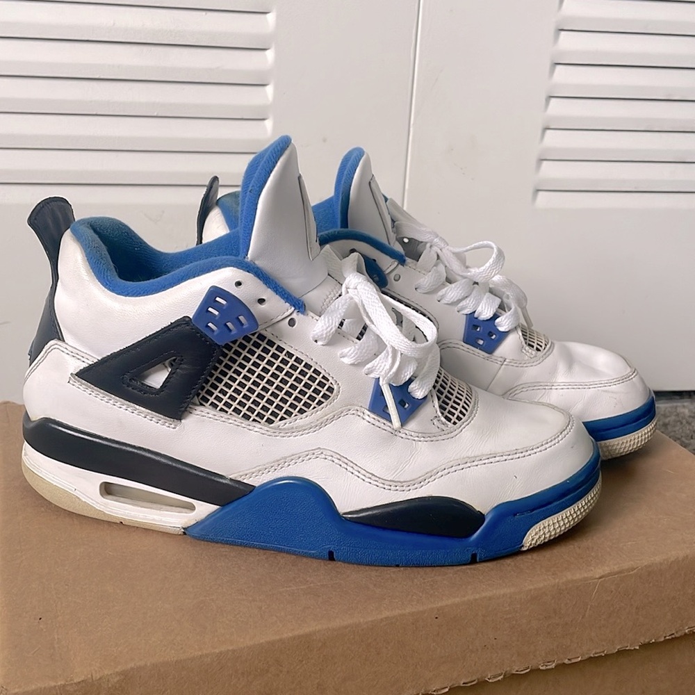 Air Jordan retro 4 motorsports